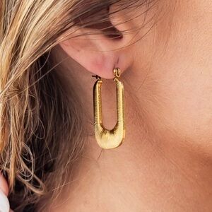 18K Gold Rectangle Hoop Earrings (7015)